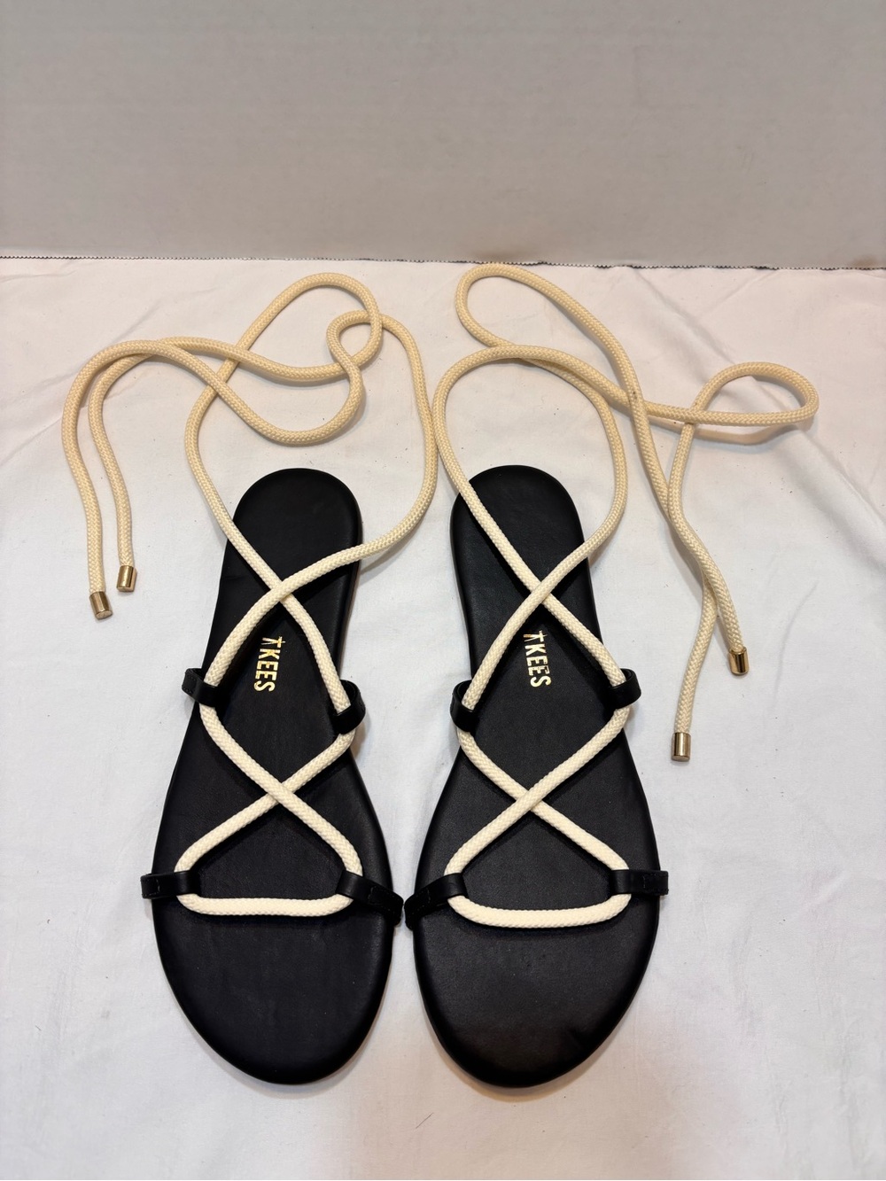 TKEES Petra  Sandals with Cream Wrap Laces Size 7